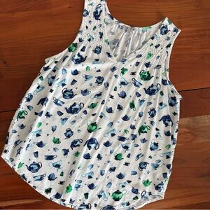 🦊 White and Blue Tea Print Tank Top